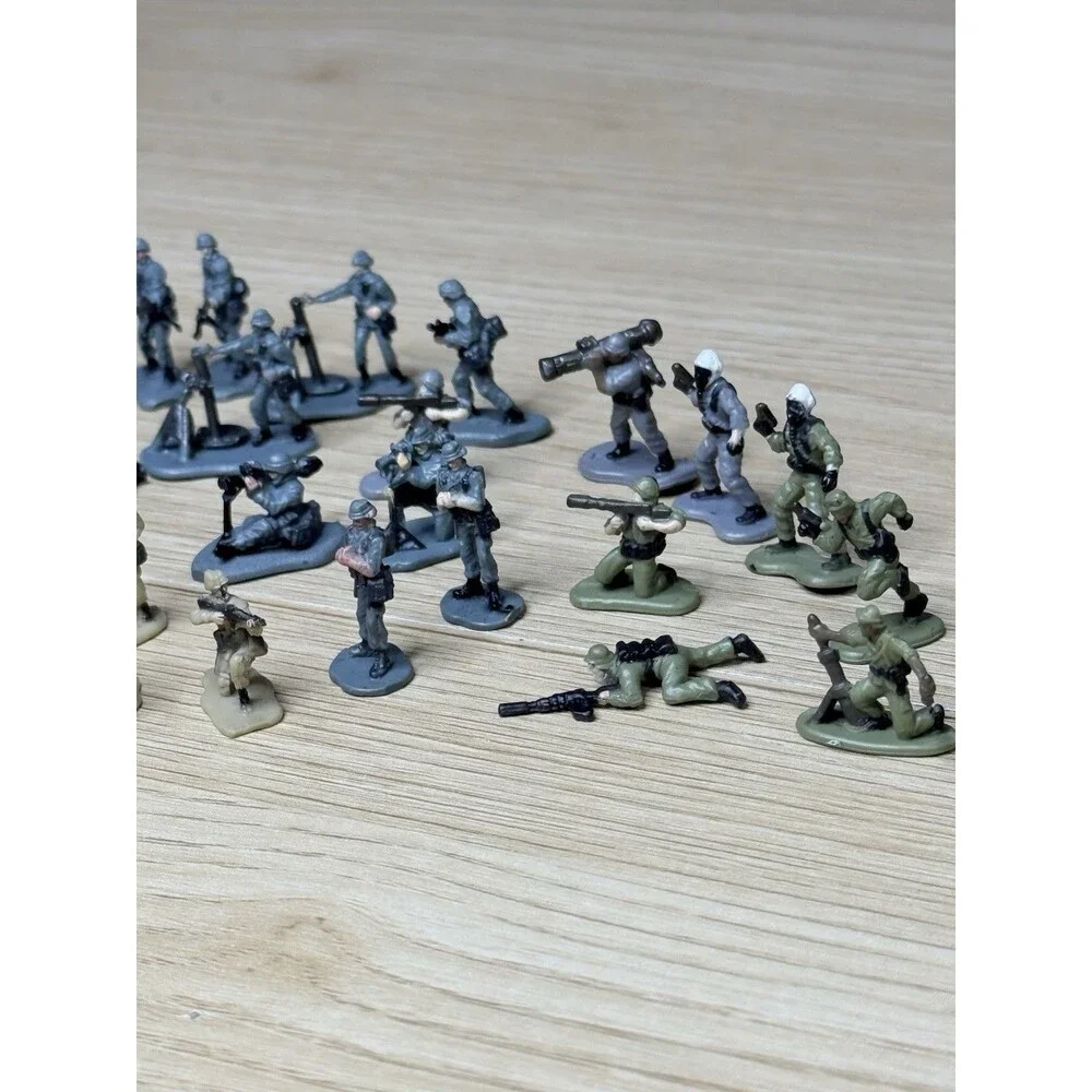 Micro Machines Lot Of 35 Military Troops Small Soldiers Mixed Desert Galoob 90s